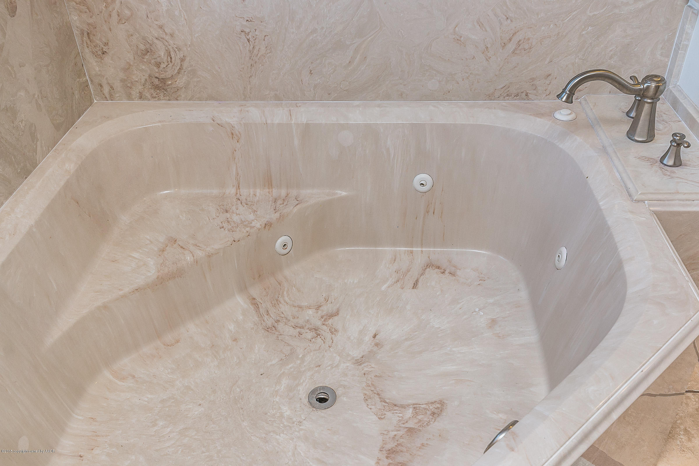 5301 Pleasant Court Amarillo, TX 79110 - Photo 15 of 28 a bathroom with a shower