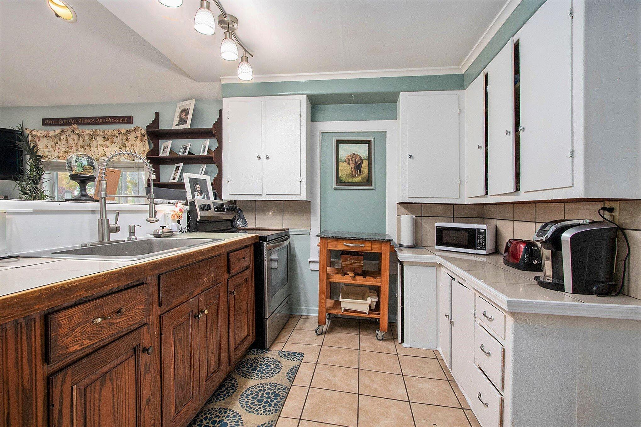 33766 Forest Beach Road Eau Claire, MI 49111 - Photo 12 of 59 008_img_2695_543