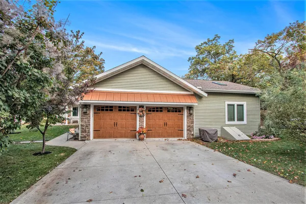 $949,000 | 33766 Forest Beach Road, Eau Claire, MI 49111