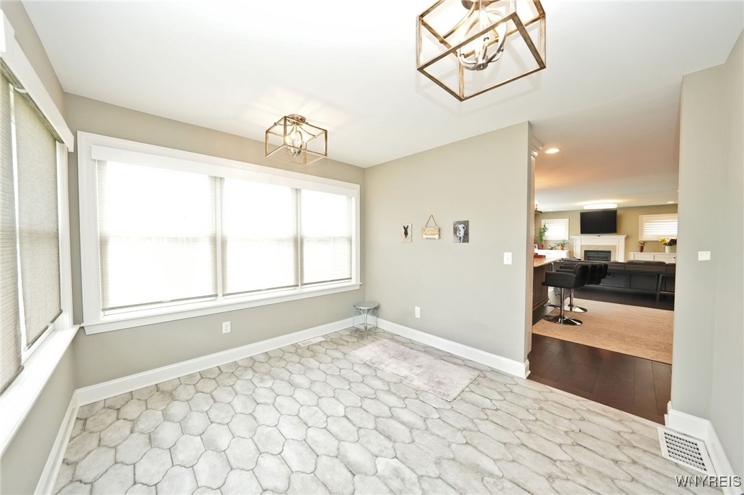 6409 Ward Road Wheatfield, NY 14132 - Photo 15 of 41