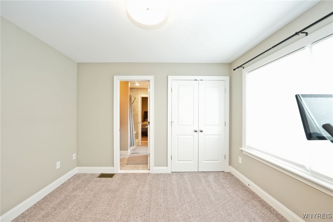 6409 Ward Road Wheatfield, NY 14132 - Photo 17 of 41