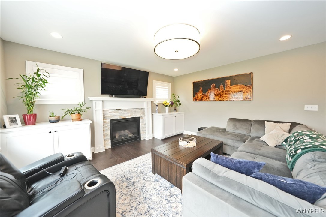 6409 Ward Road Wheatfield, NY 14132 - Photo 5 of 41