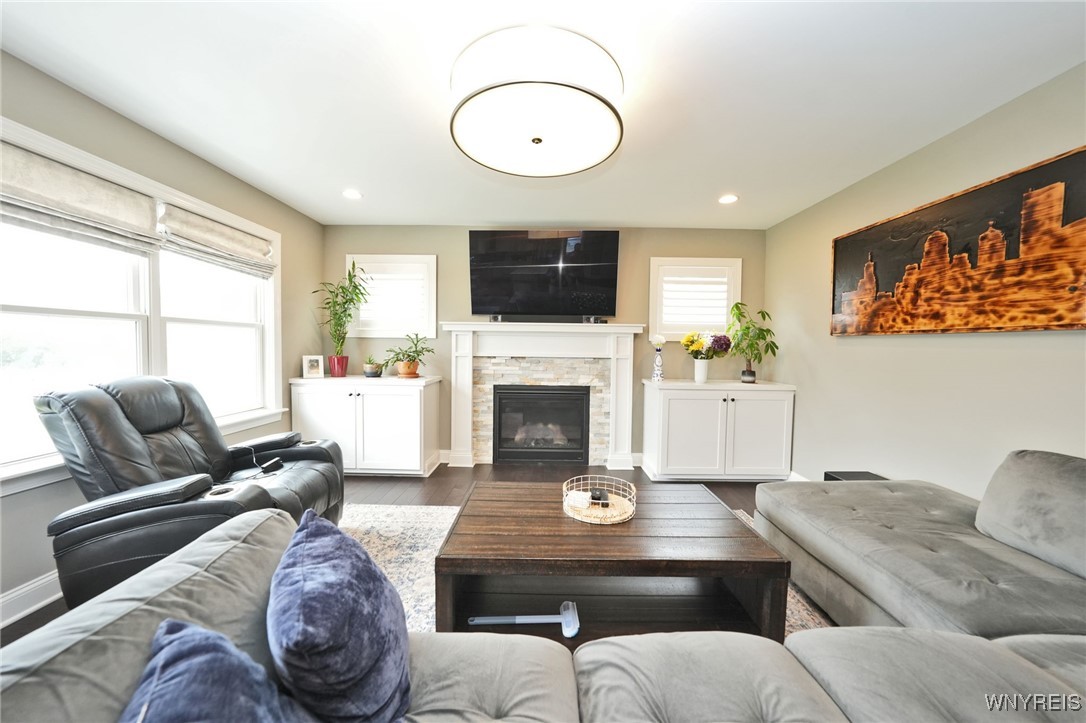 6409 Ward Road Wheatfield, NY 14132 - Photo 6 of 41