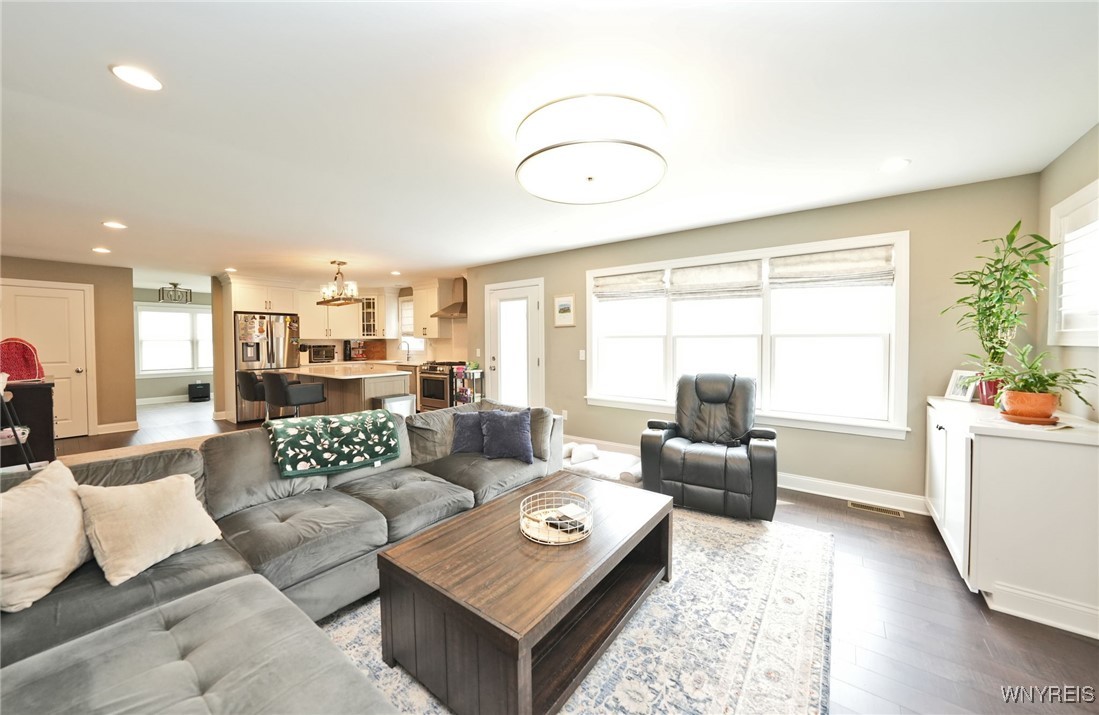 6409 Ward Road Wheatfield, NY 14132 - Photo 7 of 41