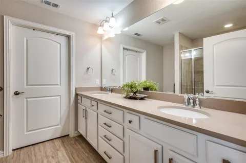 $439,000 | 917 Rough Hollow Drive, McKinney, TX 75071