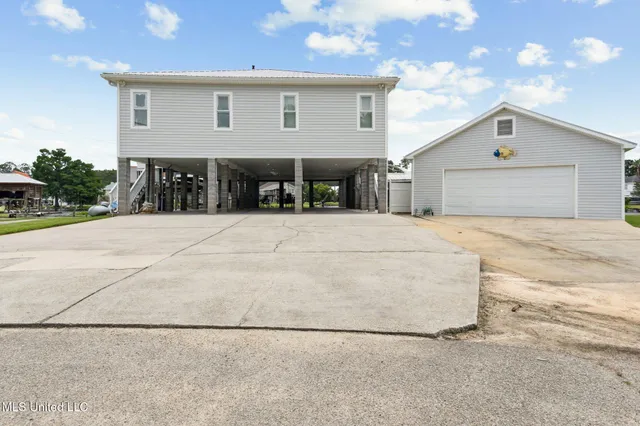 $625,000 | 6241 Shawnee Street, Kiln, MS 39556