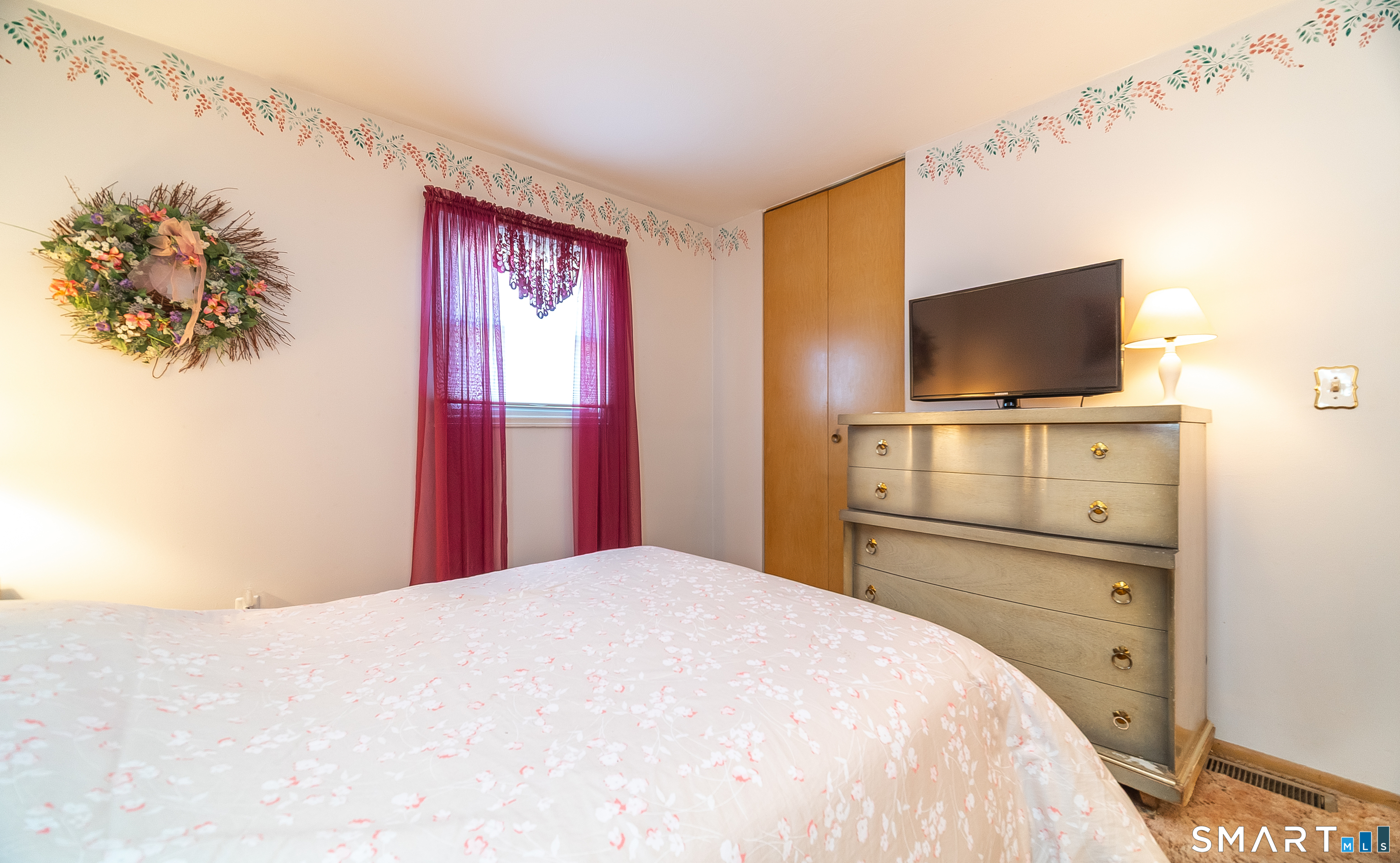 69 Bellevue Street Meriden, CT 06451 - Photo 15 of 33