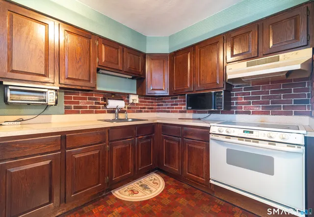 $290,000 | 69 Bellevue Street, Meriden, CT 06451