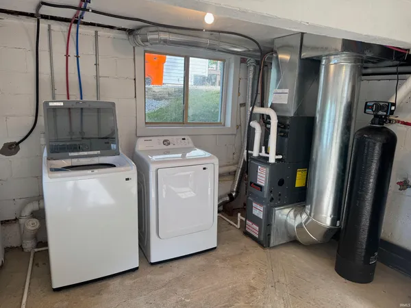 $214,900 | 11912 West Breezy Point Drive, Monticello, IN 47960