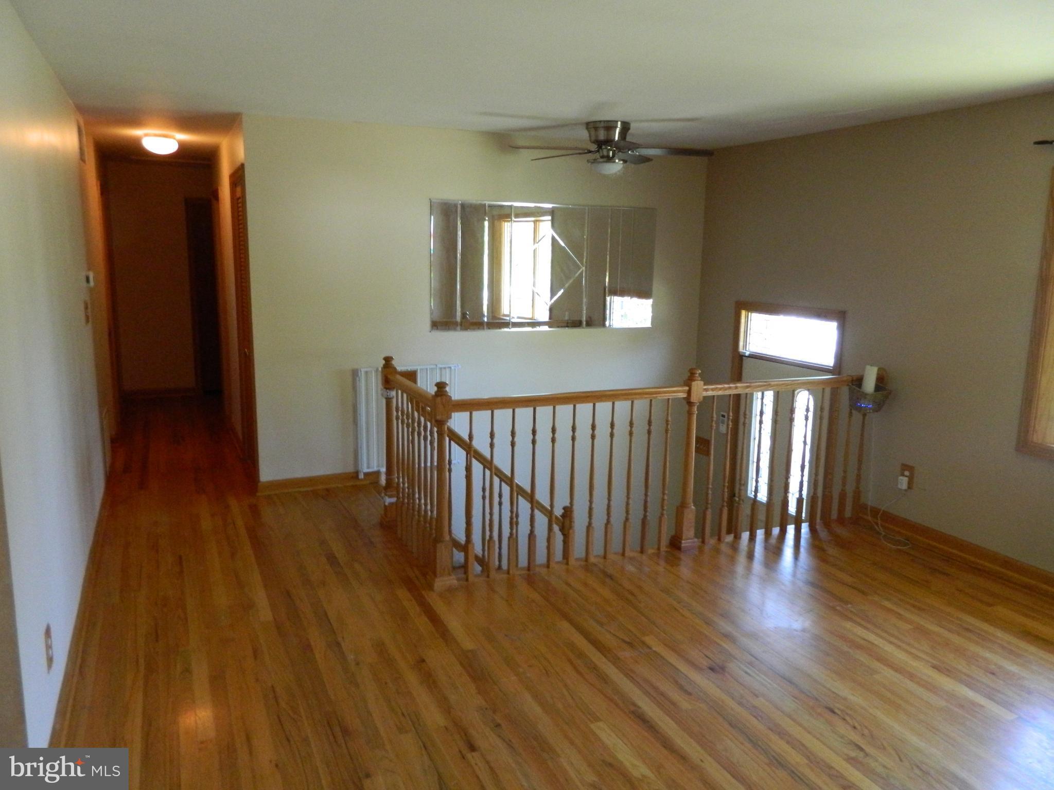607 Banyan Road Edgewood, MD 21040 - Photo 3 of 25 Living Room
