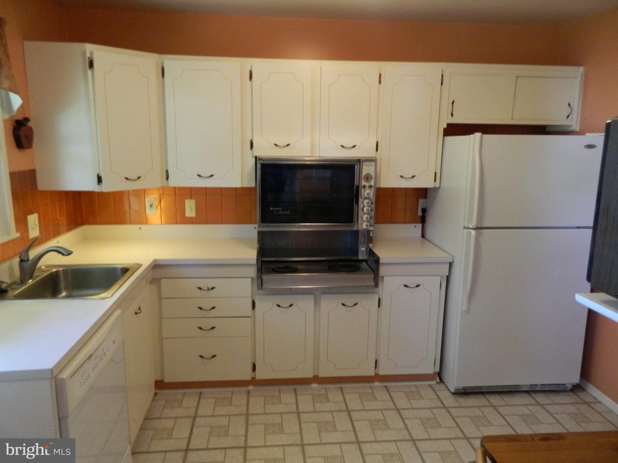607 Banyan Road Edgewood, MD 21040 - Photo 6 of 25 Kitchen