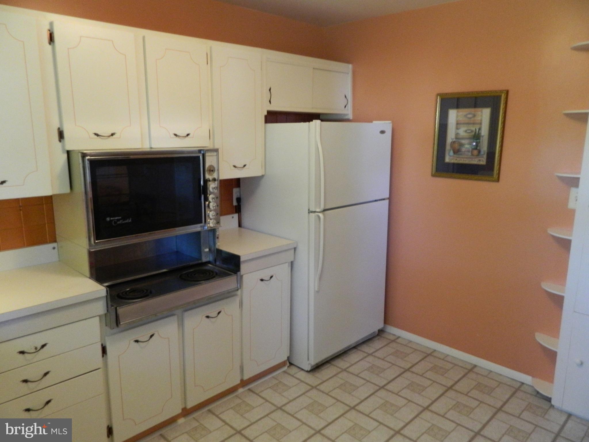 607 Banyan Road Edgewood, MD 21040 - Photo 7 of 25 Kitchen