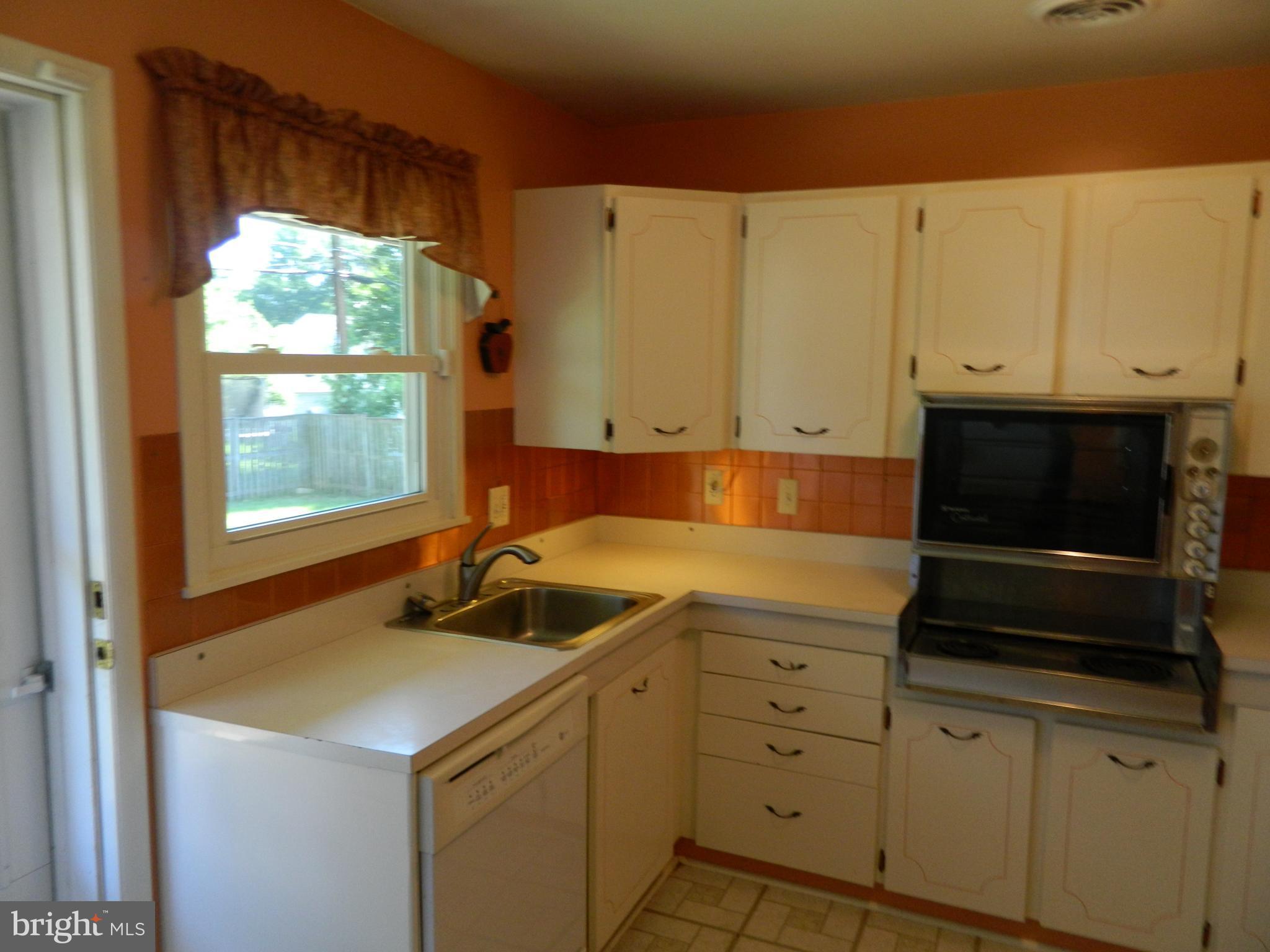 607 Banyan Road Edgewood, MD 21040 - Photo 8 of 25 Kitchen