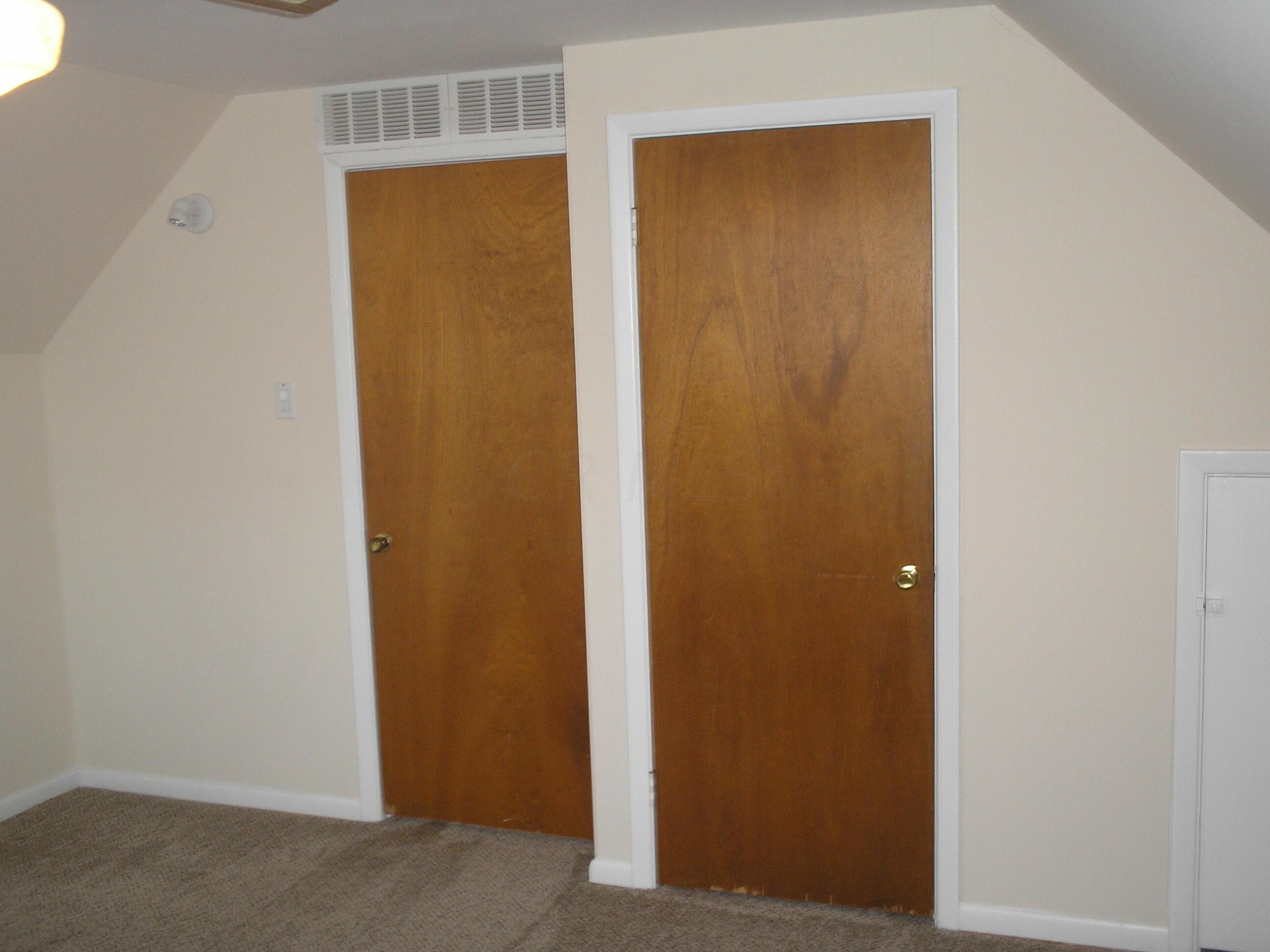 1050 Bernard Road Columbus, OH 43221 - Photo 26 of 39 P2010052