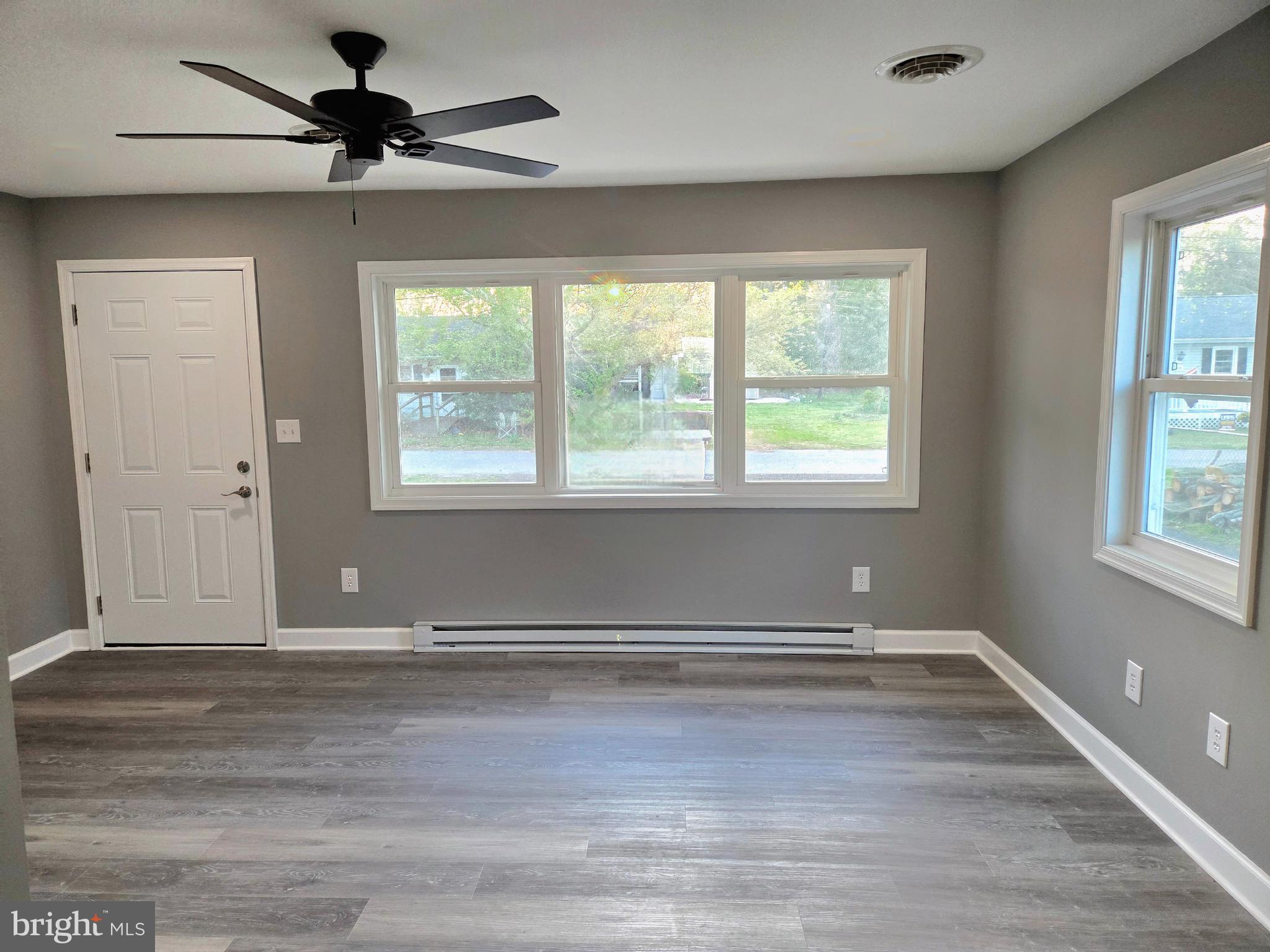 105 Goodwill Avenue Secretary, MD 21664 - Photo 10 of 22 Spacious Livingroom