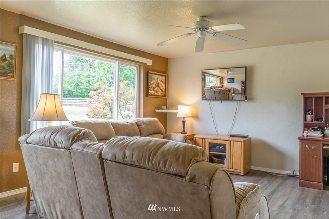 221 Rhodora Heights Road Lake Stevens, WA 98258 - Photo 3 of 23 Gallery Image 3
