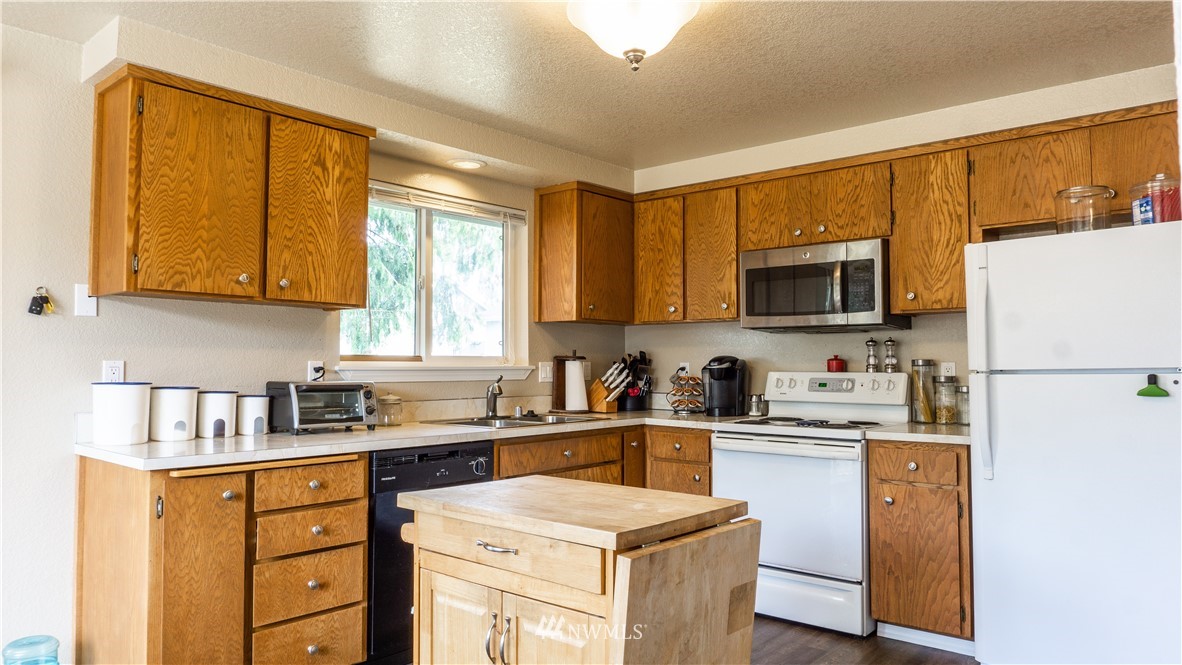 221 Rhodora Heights Road Lake Stevens, WA 98258 - Photo 5 of 23 Gallery Image 5