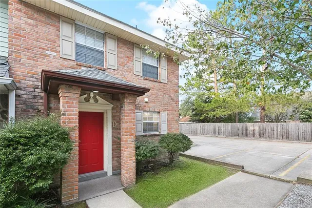 $159,900 | 29 Brandon Hall Drive, Unit D, Destrehan, LA 70047