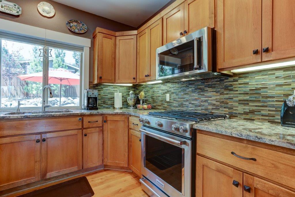 61471 Elder Ridge Street Bend, OR 97702 - Photo 6 of 42 61471 Elder Ridge Street MLS-2