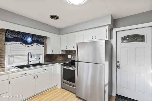 $1,800 | 41 Saratoga Avenue, Unit 1, Waterford, NY 12188