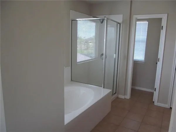 $1,950 | 221 Gainer Drive, Hutto, TX 78634