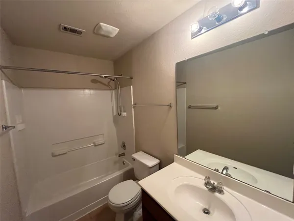 $1,950 | 221 Gainer Drive, Hutto, TX 78634