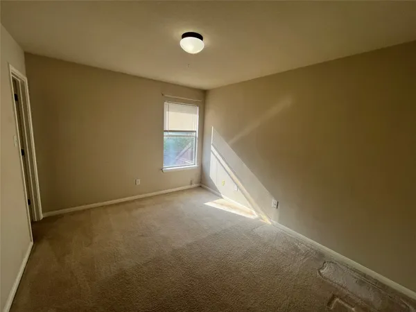 $1,950 | 221 Gainer Drive, Hutto, TX 78634