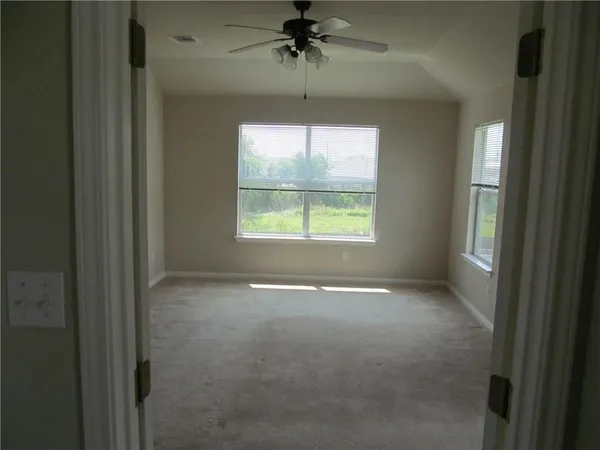 $1,950 | 221 Gainer Drive, Hutto, TX 78634