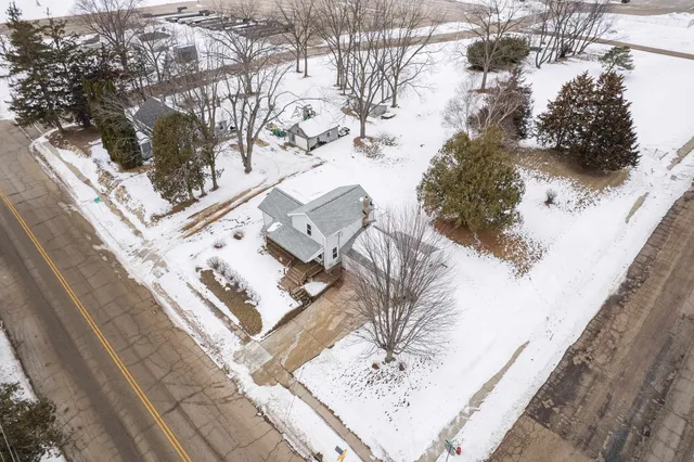 $165,000 | 1104 West Fulton Street, Edgerton, WI 53534
