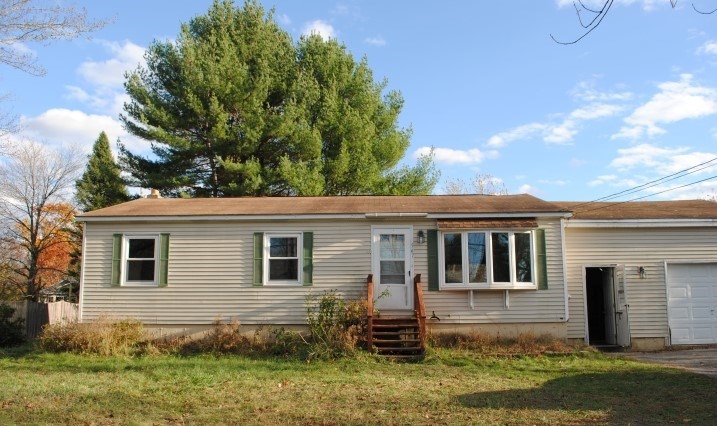 547 Portland Street Rochester, NH 03867 - Photo 1 of 8