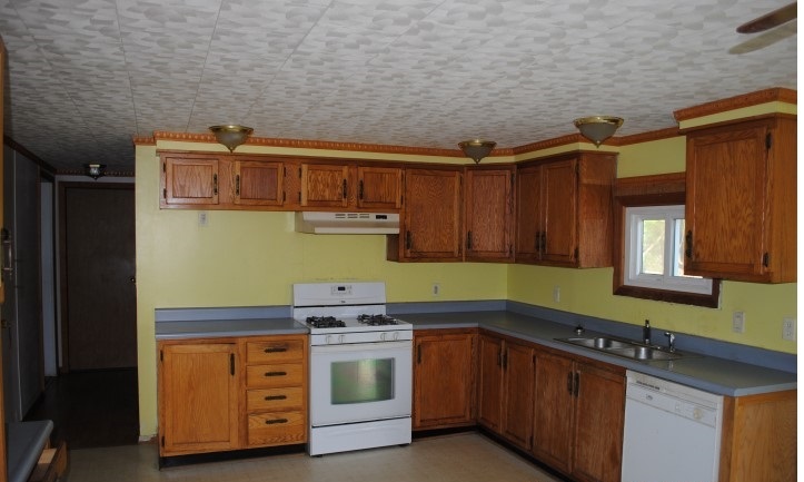 547 Portland Street Rochester, NH 03867 - Photo 2 of 8