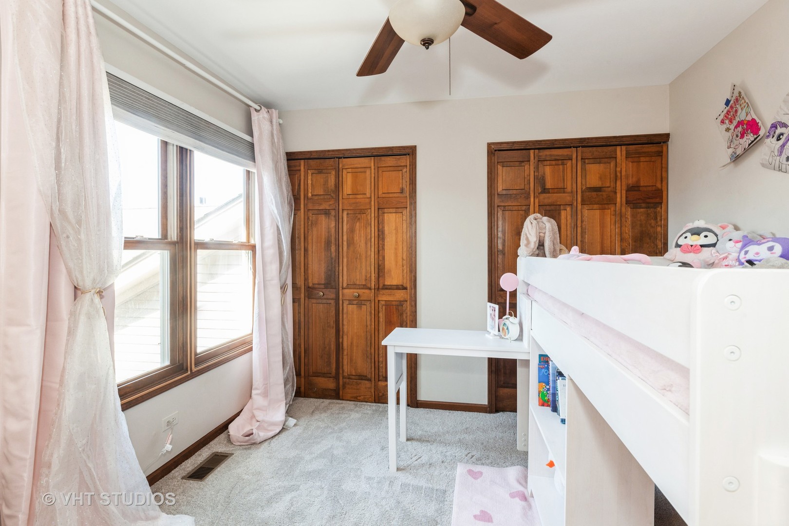 960 Heathrow Lane Naperville, IL 60540 - Photo 16 of 24 a utility room with dryer and washer