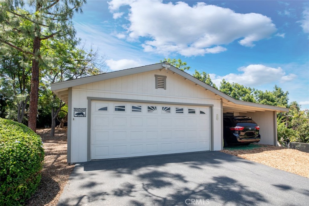 1566 Heather Lane Riverside, CA 92504 - Photo 37 of 61 2 Car Garage plus Car Port