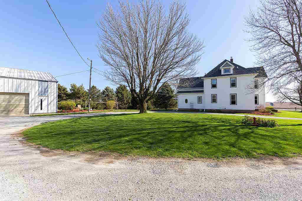 1375 New Liberty Road New Liberty, IA 52765 - Photo 6 of 24 Gallery Image 6
