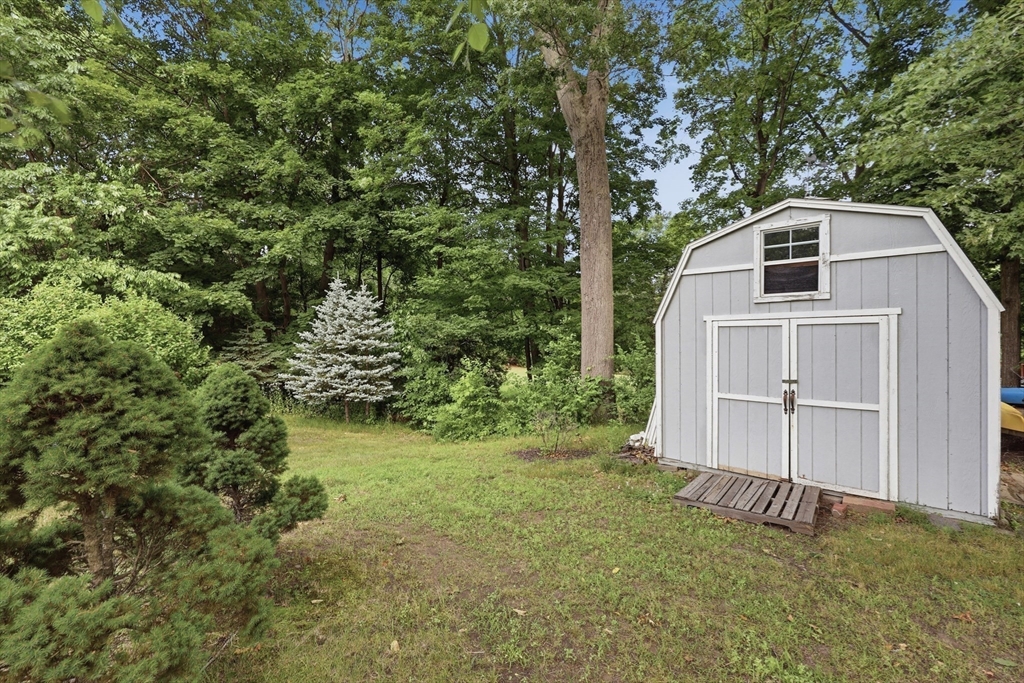 346 Oak Street Clinton, MA 01510 - Photo 22 of 23