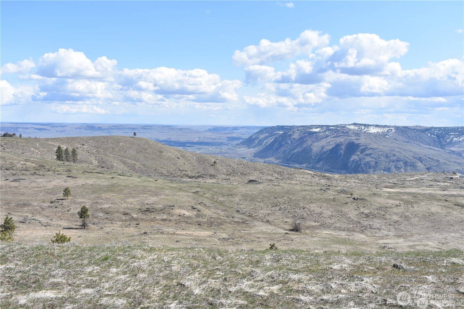 284 Harmony Heights Road Brewster, WA 98812 - Photo 5 of 5 a view of lake and mountain