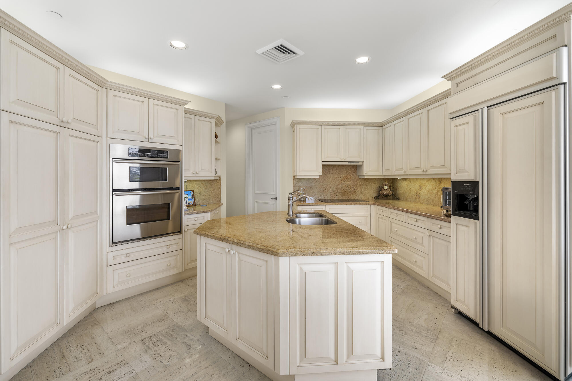 7383 Orangewood Lane, Unit 103 Boca Raton, FL 33433 - Photo 12 of 34 Kitchen