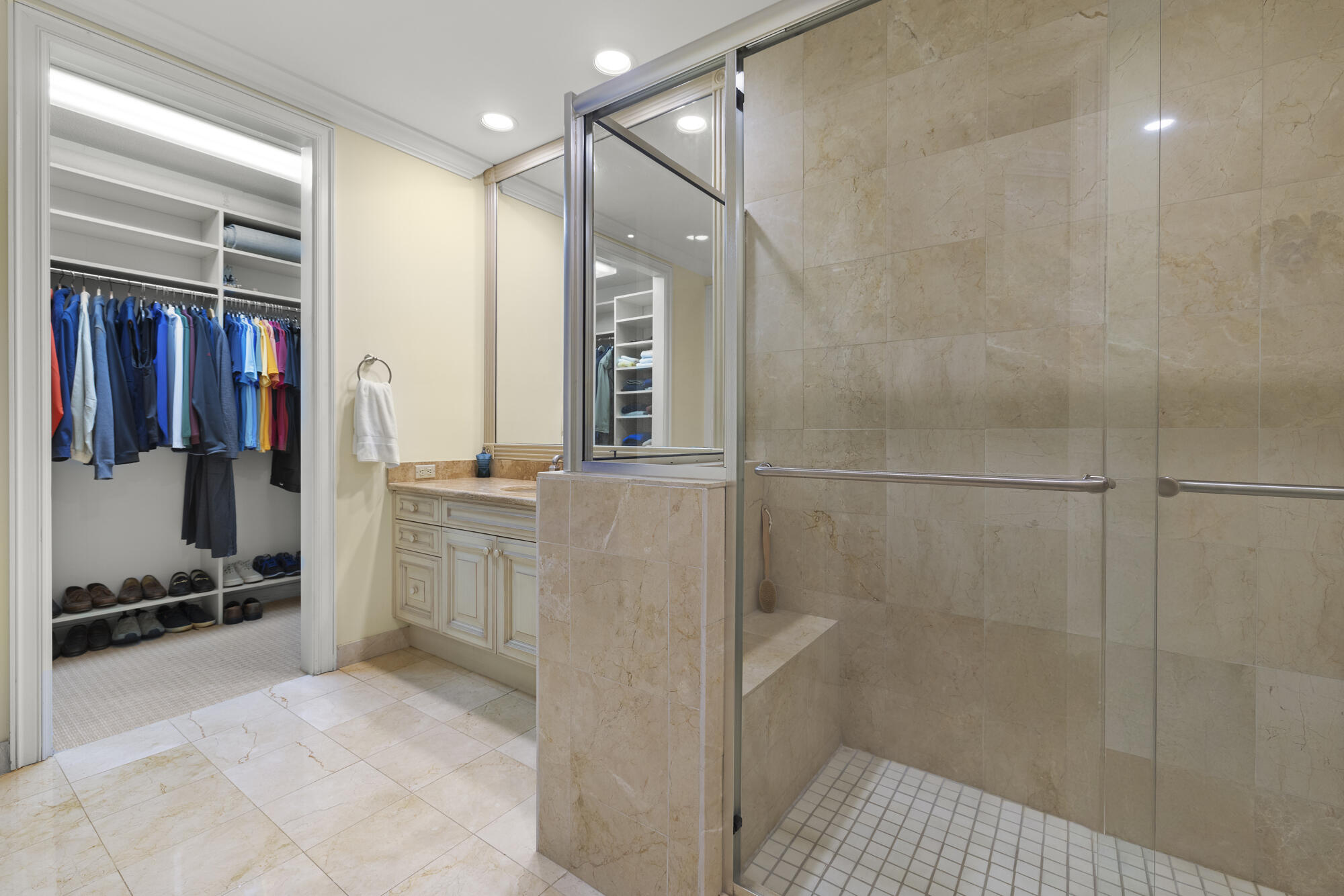 7383 Orangewood Lane, Unit 103 Boca Raton, FL 33433 - Photo 15 of 34 Secondary Bathroom