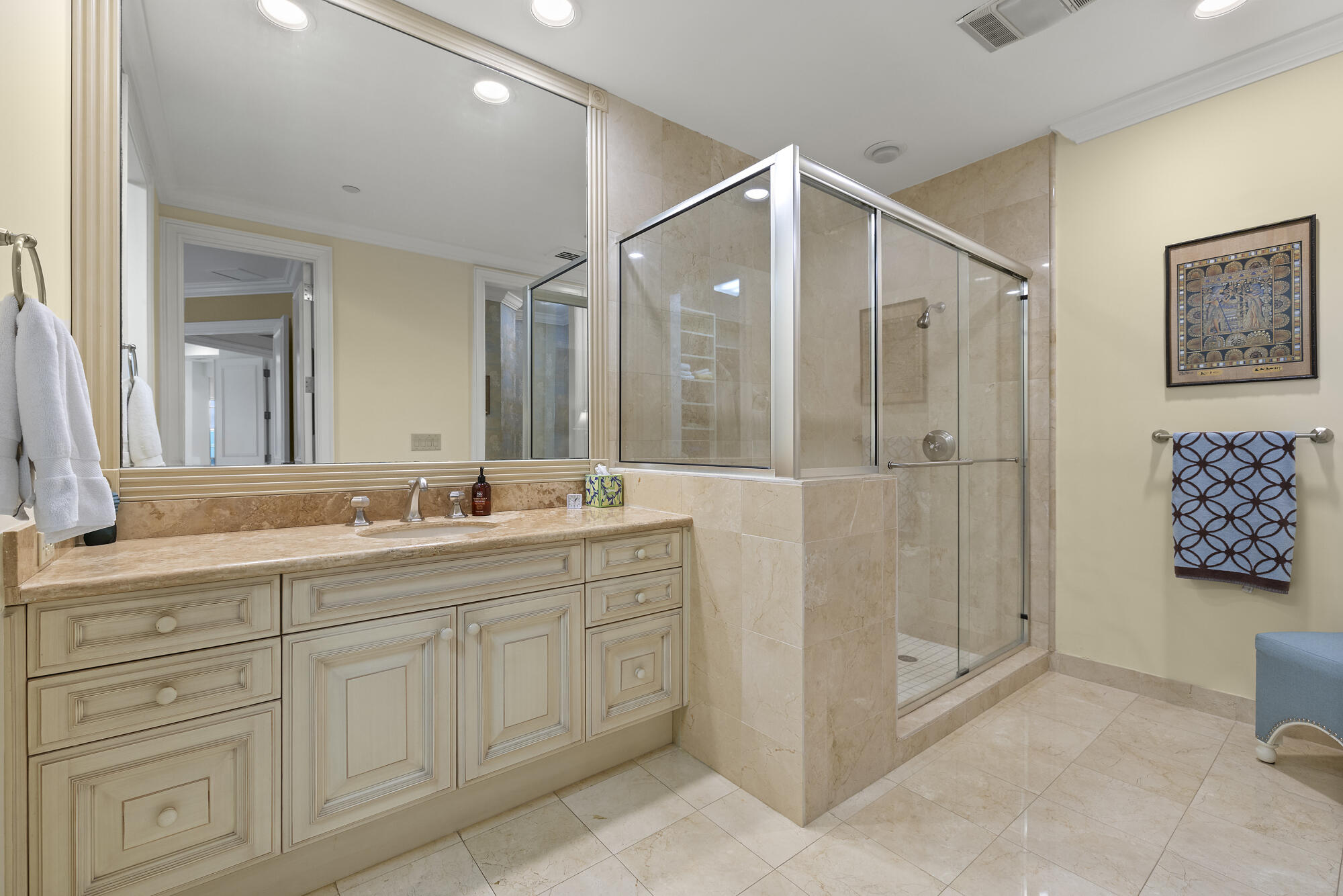 7383 Orangewood Lane, Unit 103 Boca Raton, FL 33433 - Photo 16 of 34 Secondary Bathroom