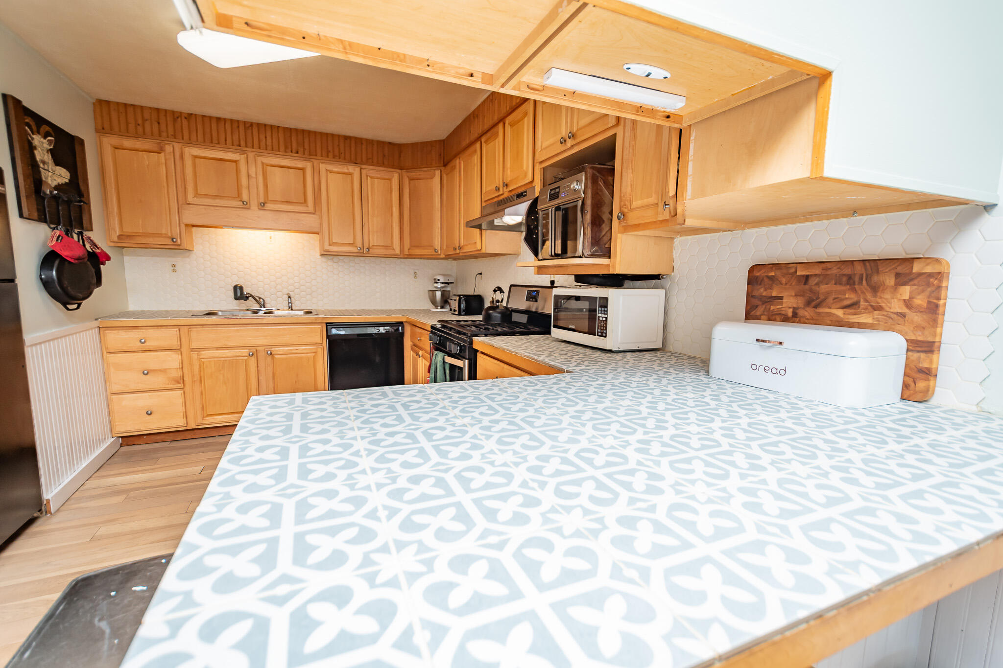 422 Lyford Road Milo, ME 04463 - Photo 15 of 40 tiled counter top