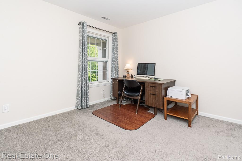 1665 Huntington Park, Unit E Rochester, MI 48309 - Photo 21 of 40