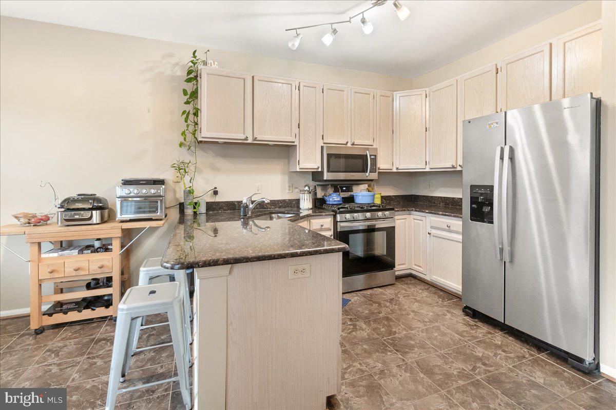 2238 Bear Den Road Frederick, MD 21701 - Photo 6 of 62 Kitchen