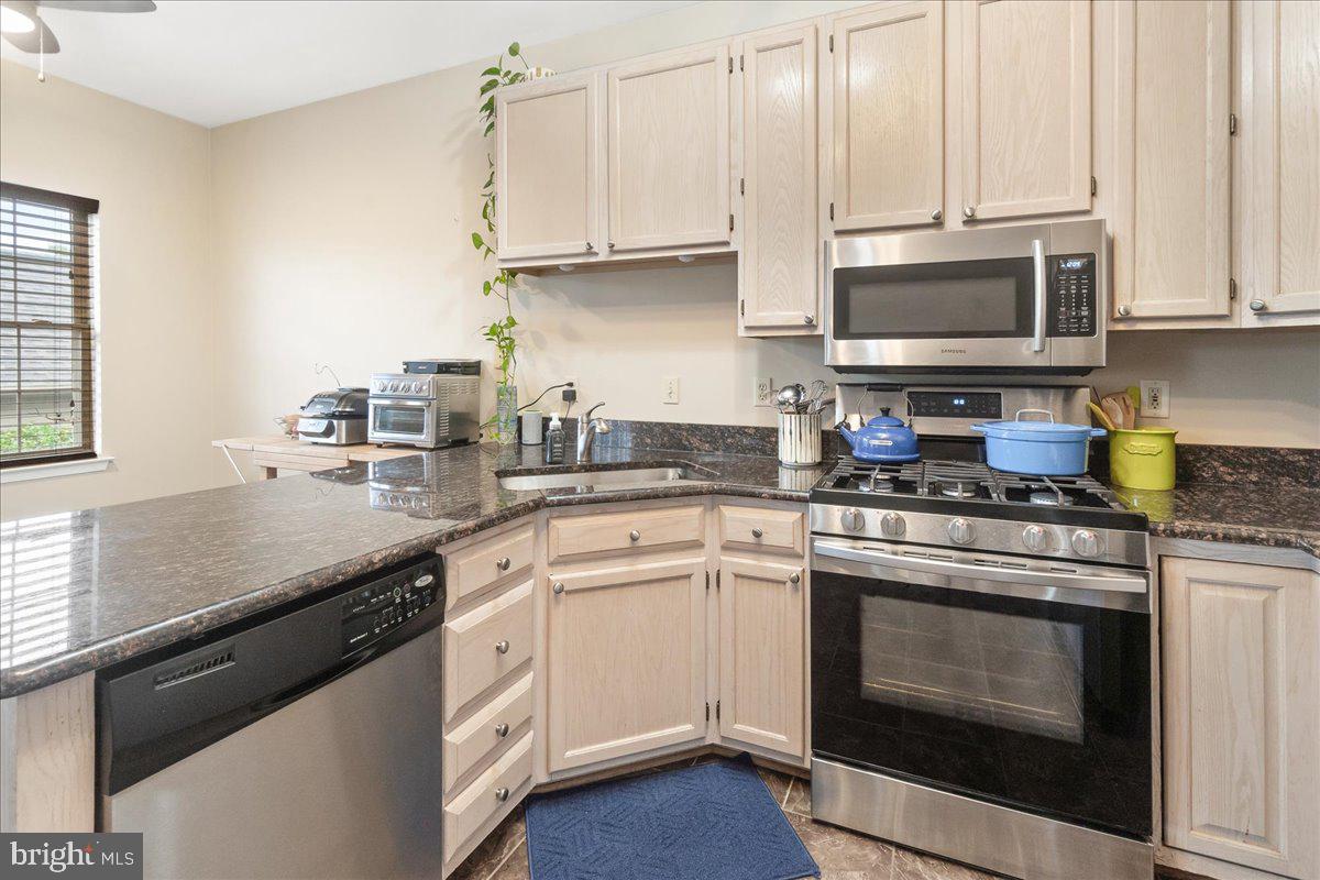2238 Bear Den Road Frederick, MD 21701 - Photo 8 of 62 Kitchen