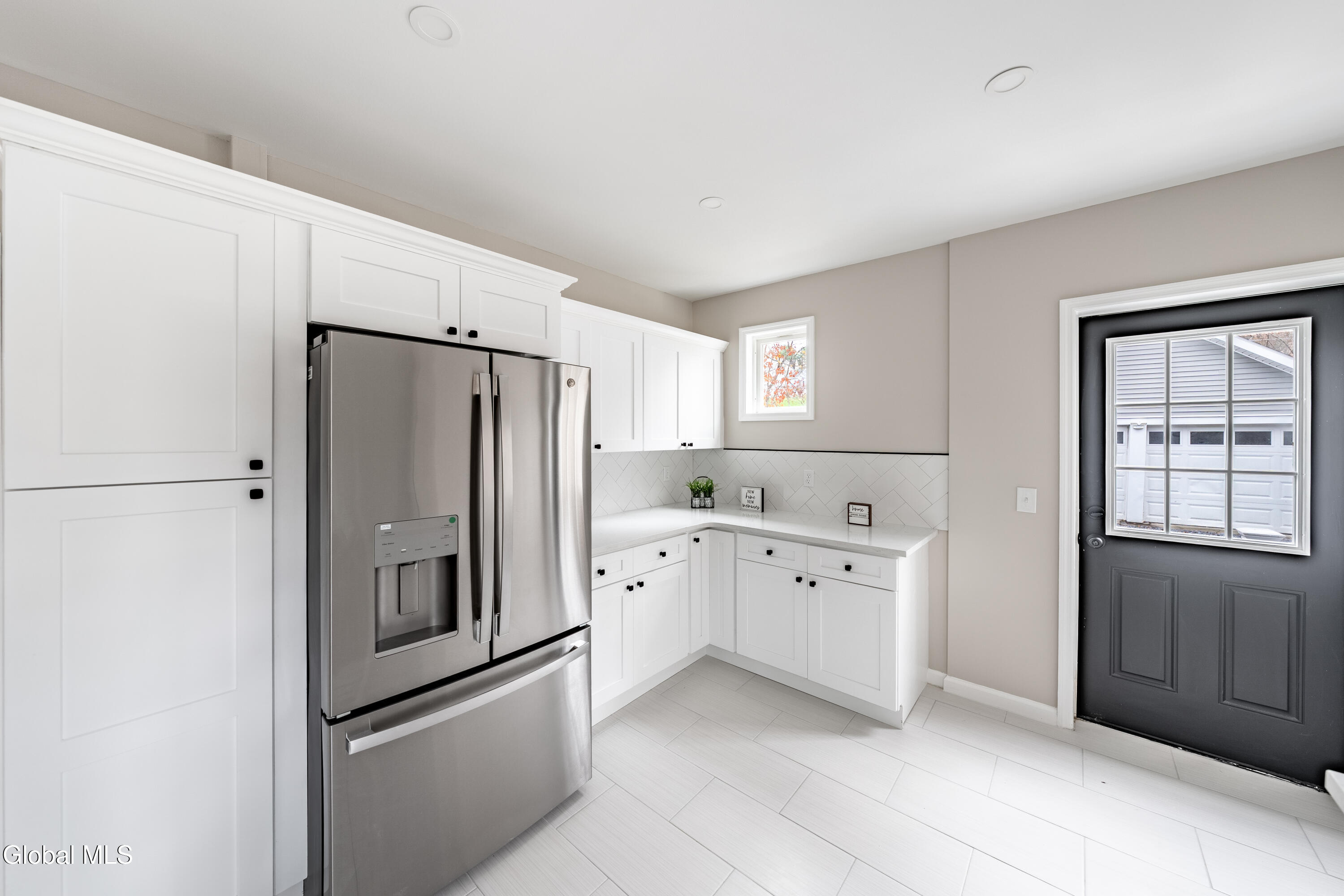 2556 Van Vranken Avenue Schenectady, NY 12309 - Photo 11 of 20 DSC02620-HDR