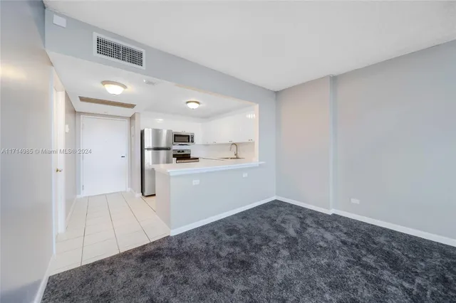 $790,000 | 2301 Collins Avenue, Unit 1030, Miami Beach, FL 33139