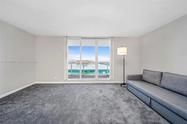 $790,000 | 2301 Collins Avenue, Unit 1030, Miami Beach, FL 33139