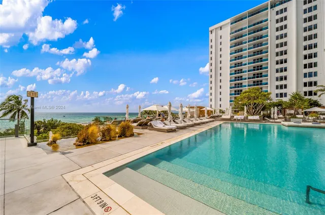 $790,000 | 2301 Collins Avenue, Unit 1030, Miami Beach, FL 33139