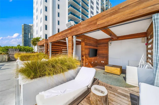 $790,000 | 2301 Collins Avenue, Unit 1030, Miami Beach, FL 33139