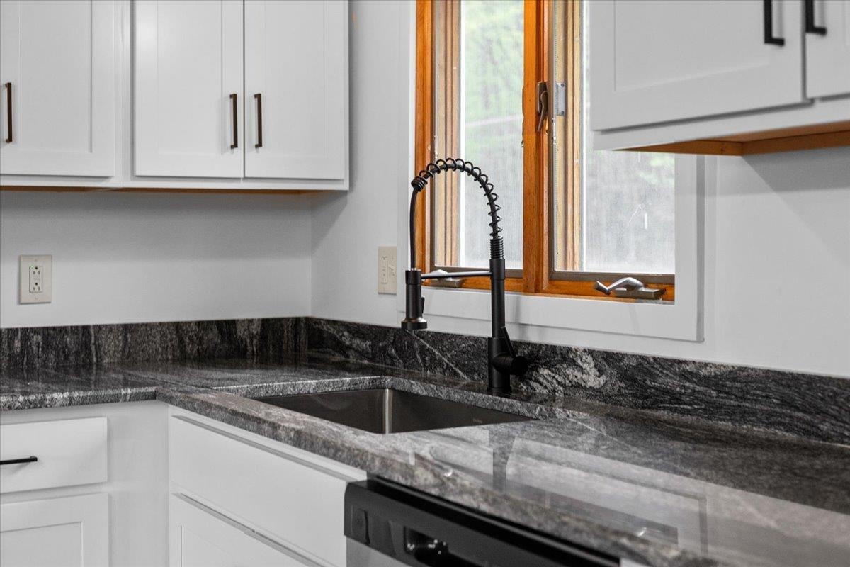 4196 St George Road Williston, VT 05495 - Photo 10 of 43