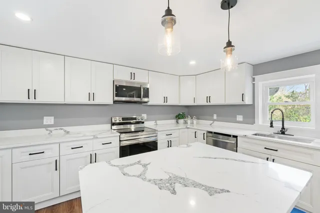 $499,900 | 11 Helluva Hill Lane, Glen Mills, PA 19342